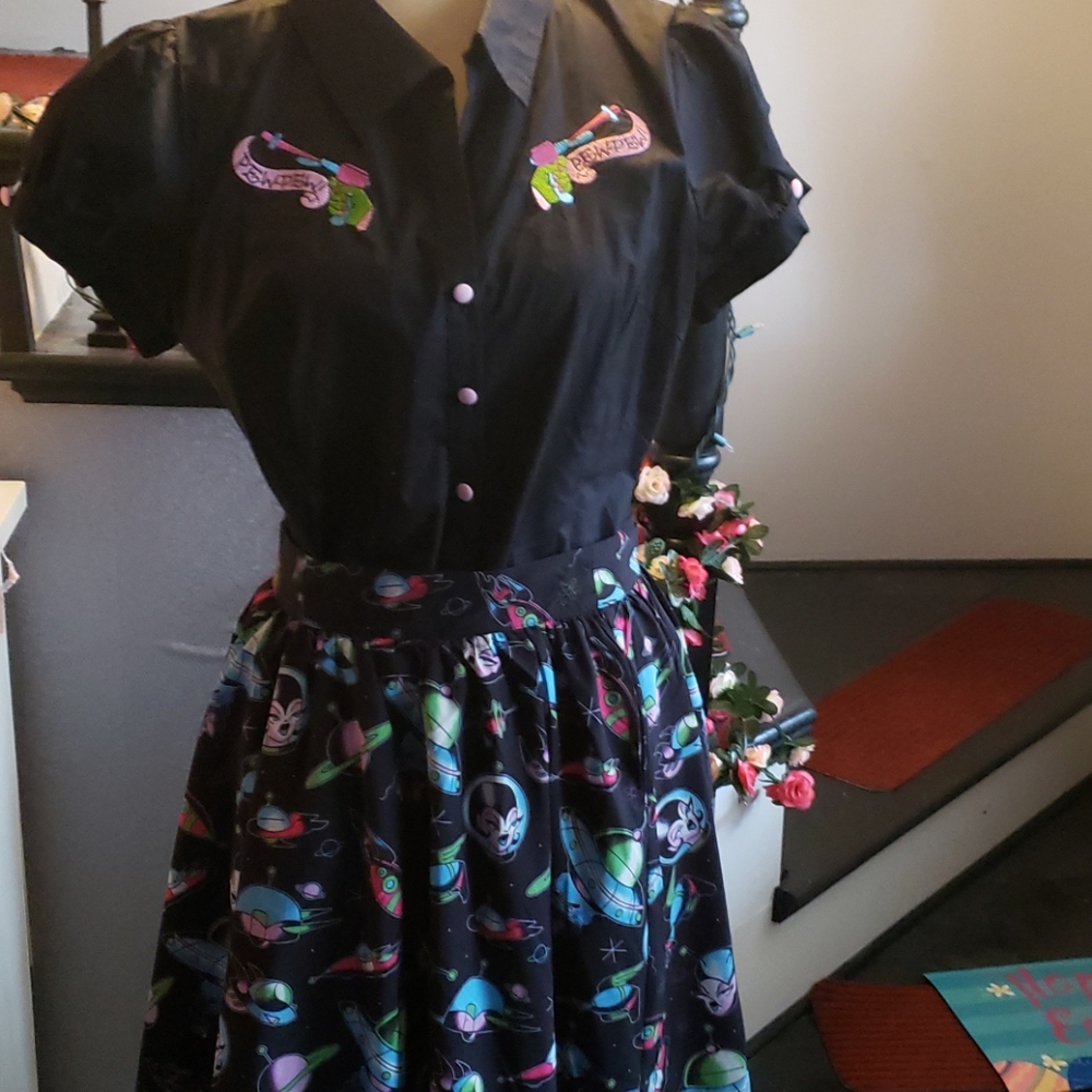 Sourpuss Aliens Raygun Top and Skirt EUC XL pinup